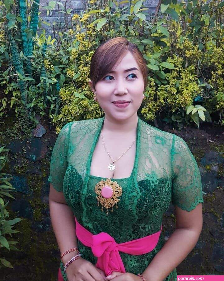 foto hot stw berkebaya