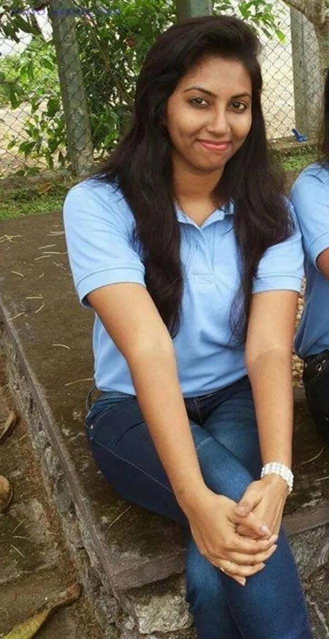 kerala girls boobs nude