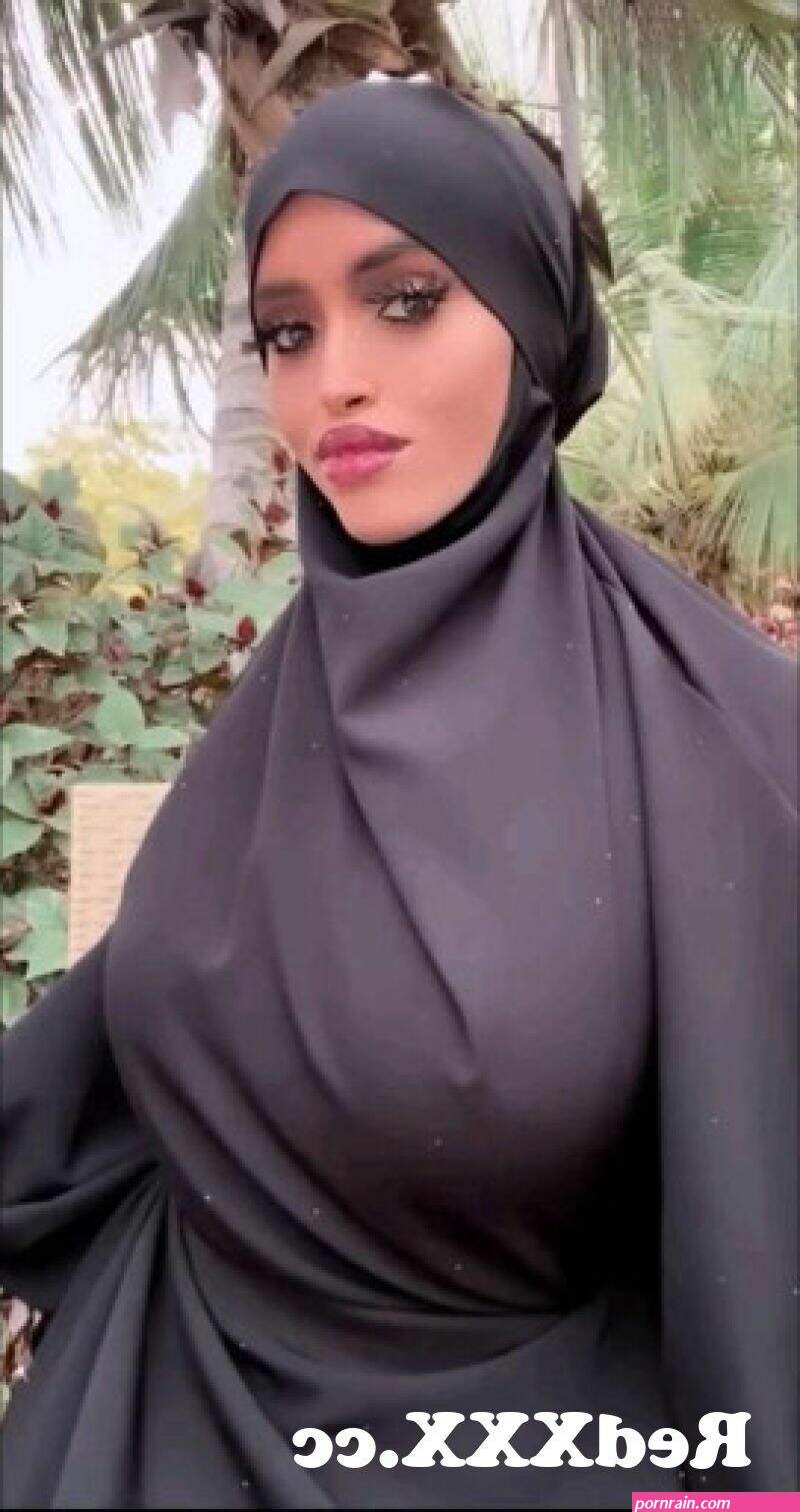 hijabi tits porn