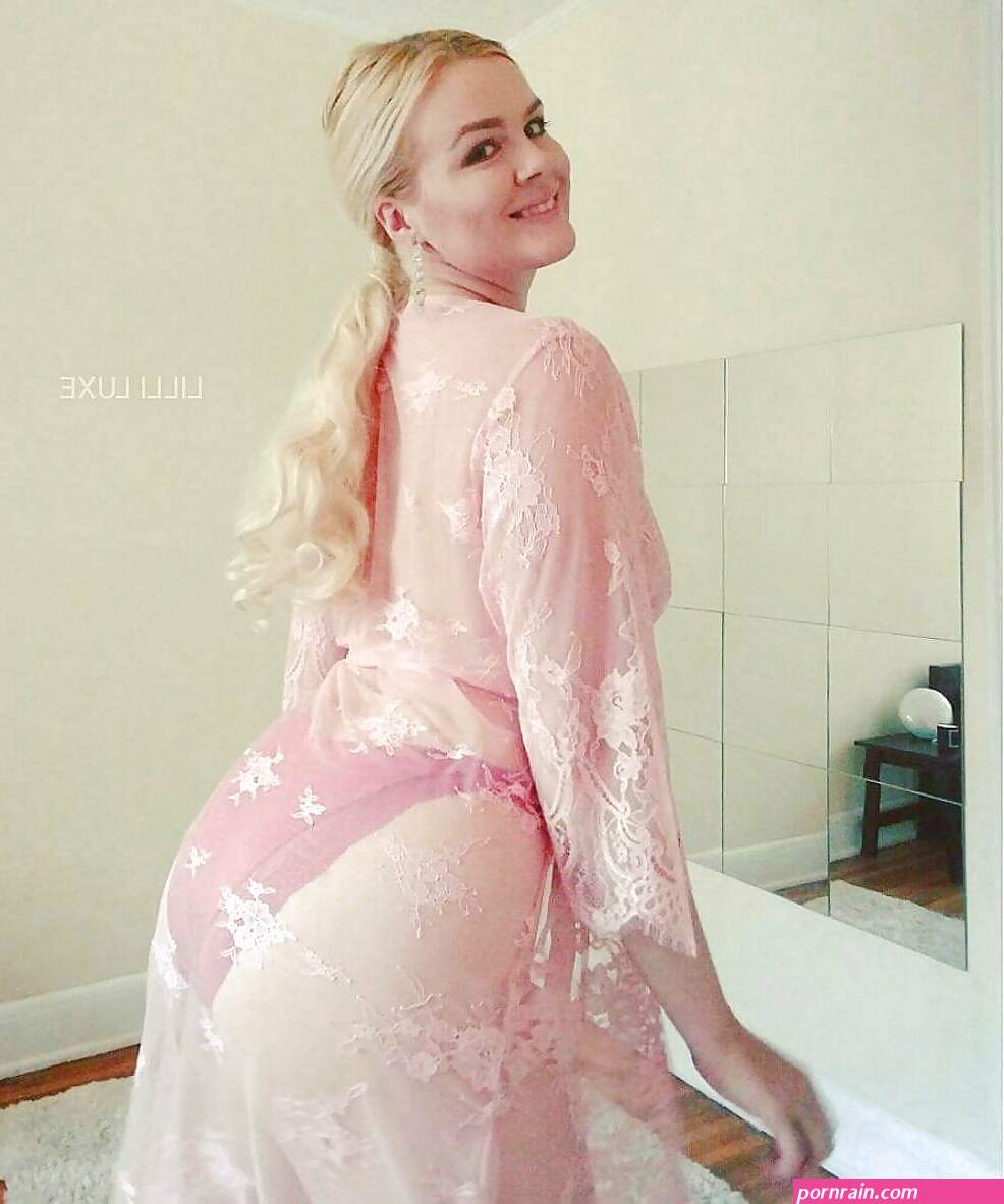 lilli luxe desnuda