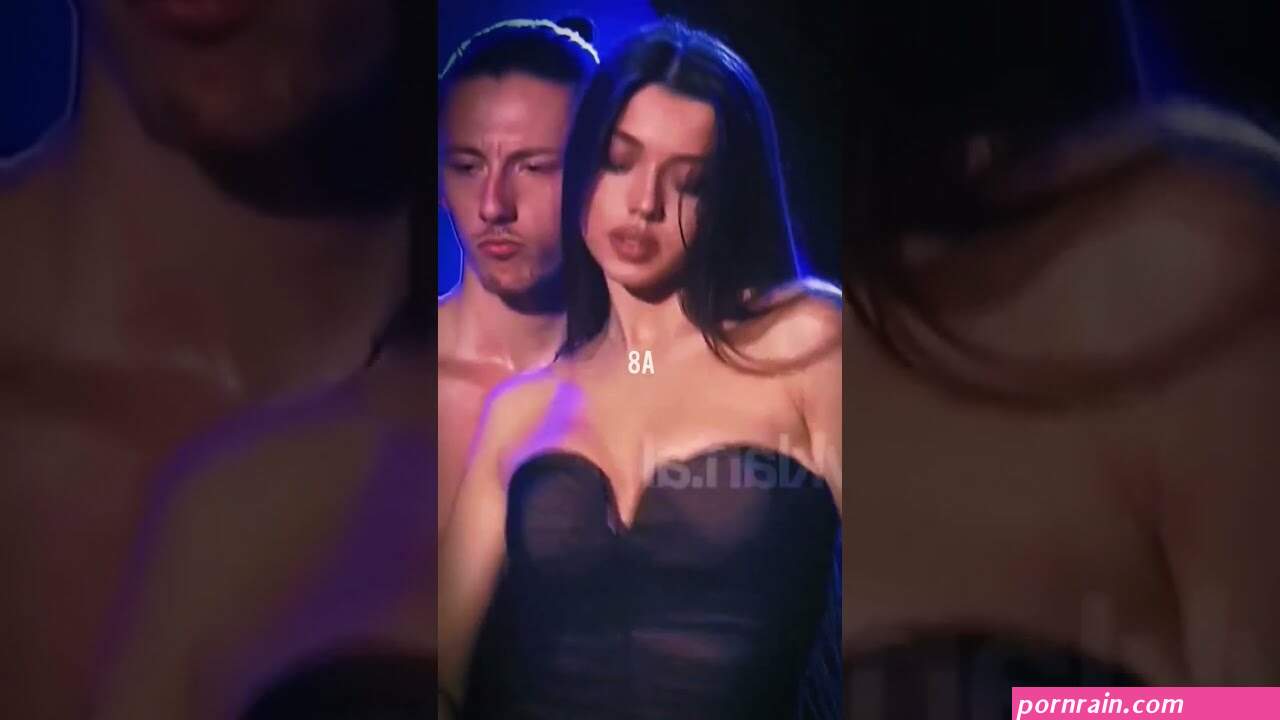 rashel kolaneci boobs show