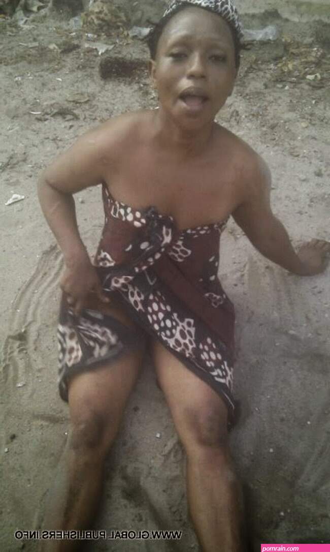 mwanamke akiwa uchi bila