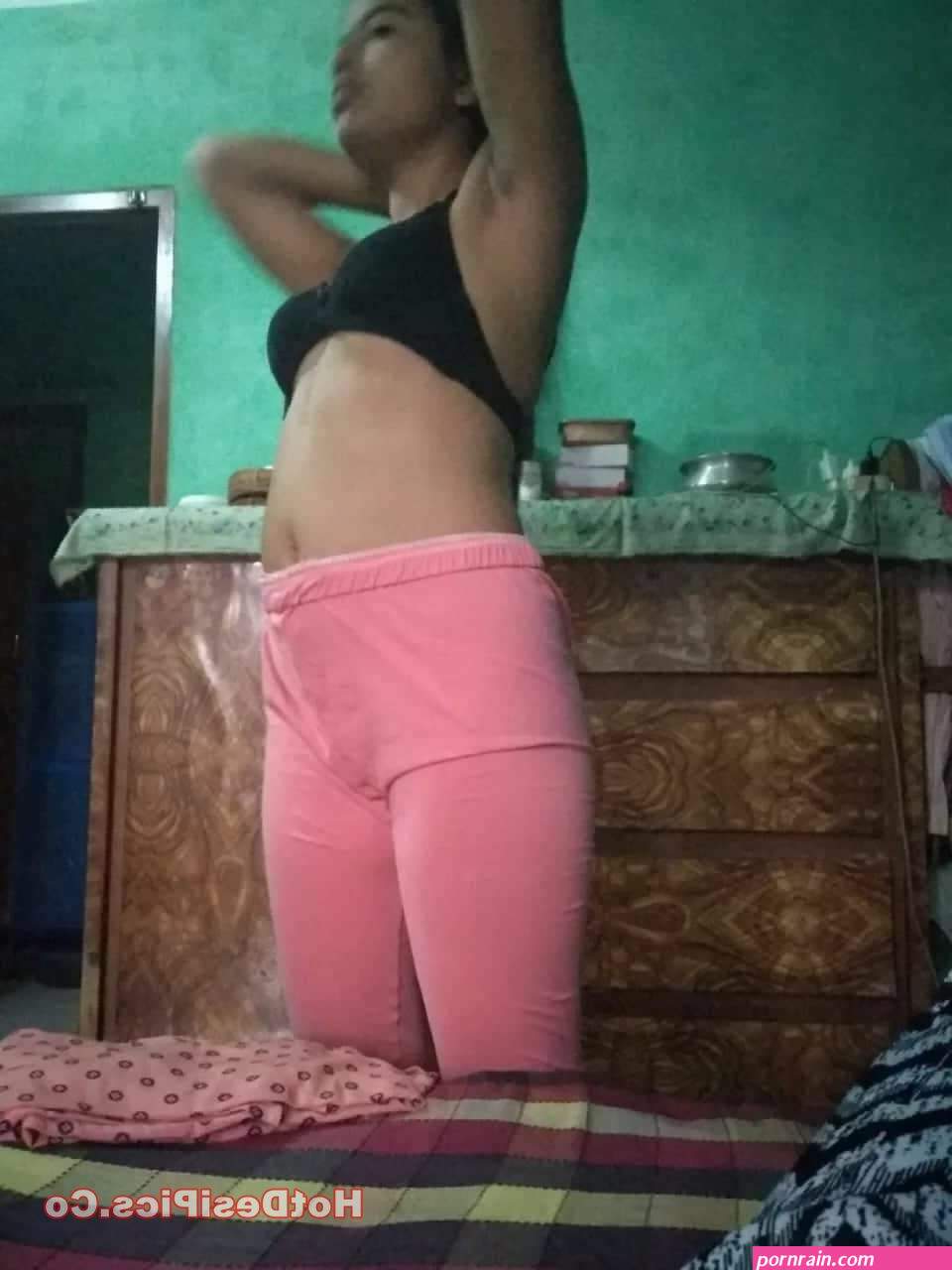 indian desi girlfriends nude leggings