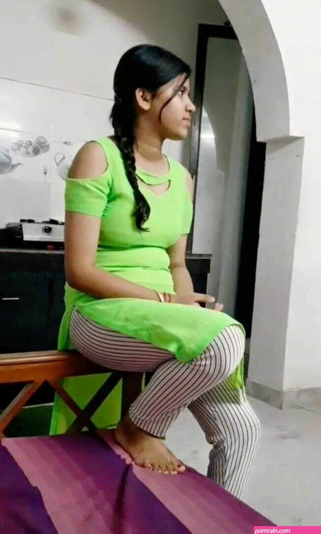 indian desi girlfriends nude leggings