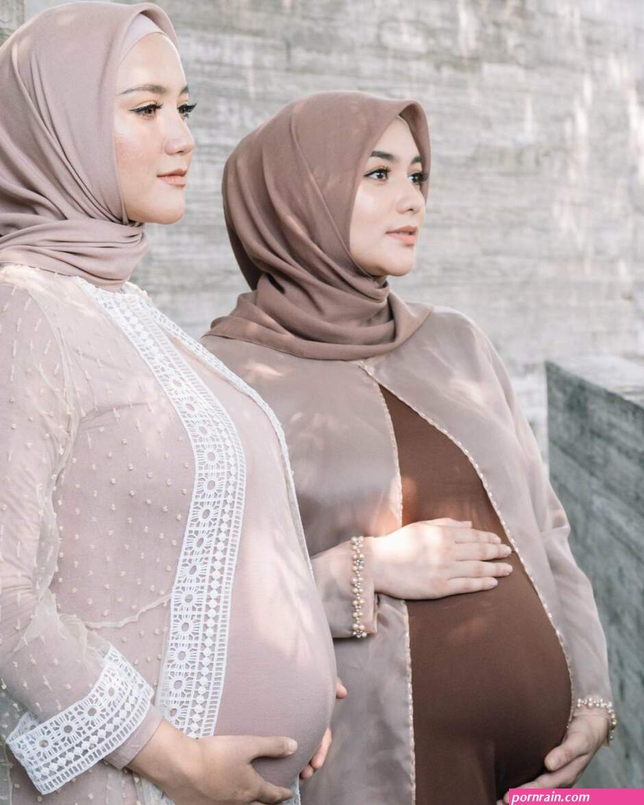 cewe hijab pamer memek hitam
