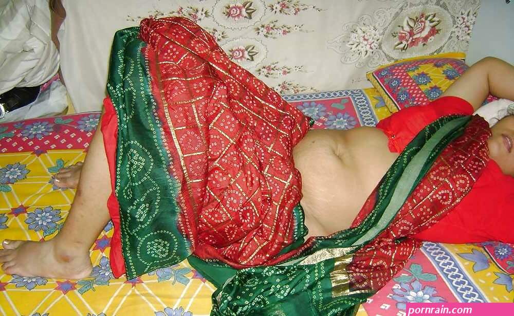 www.desi boudi nacked photos.com