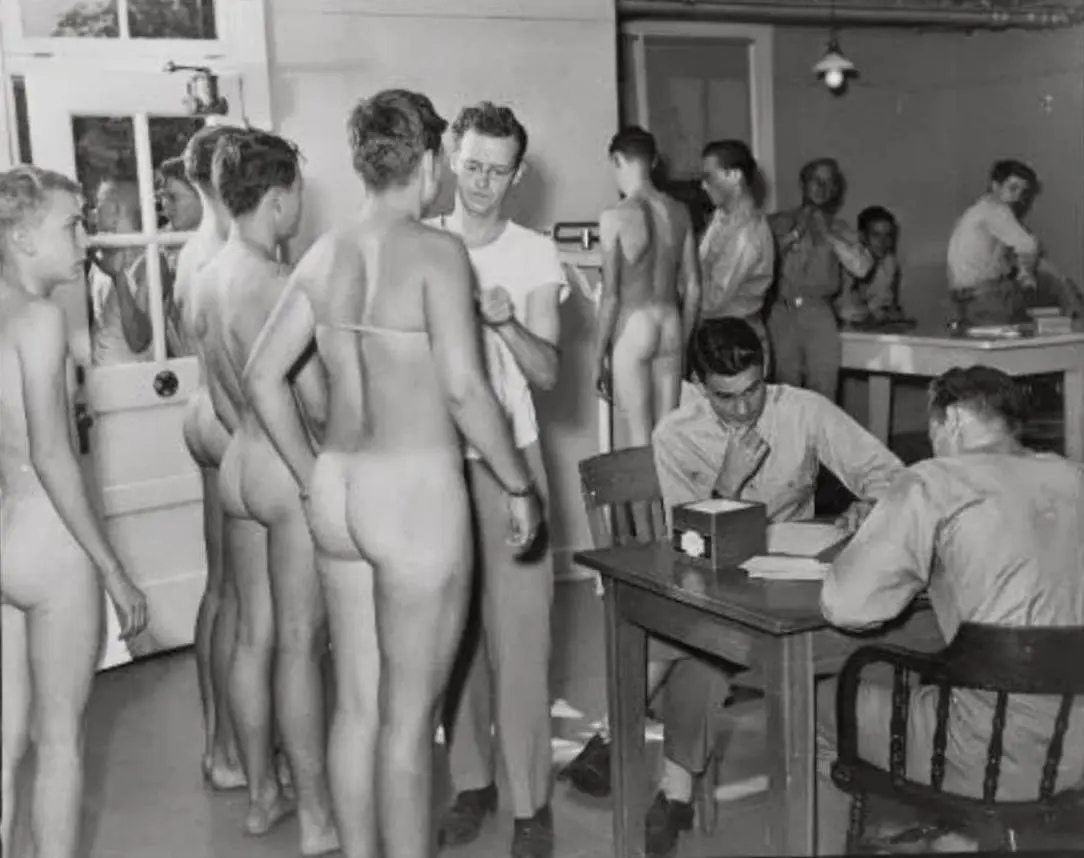 porno examination boy médicale retro