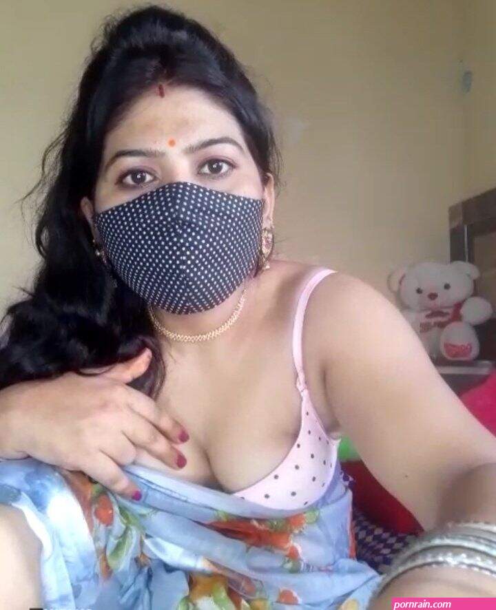 beautiful.aunty.bra