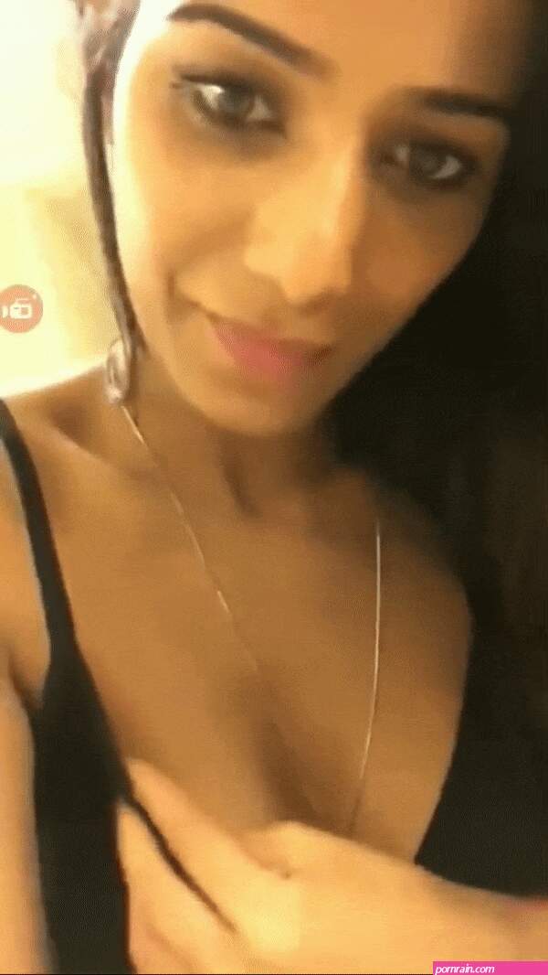 indian sexy videos topless uncensored nipple slip