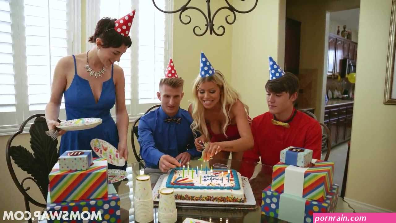 momswap porn free download