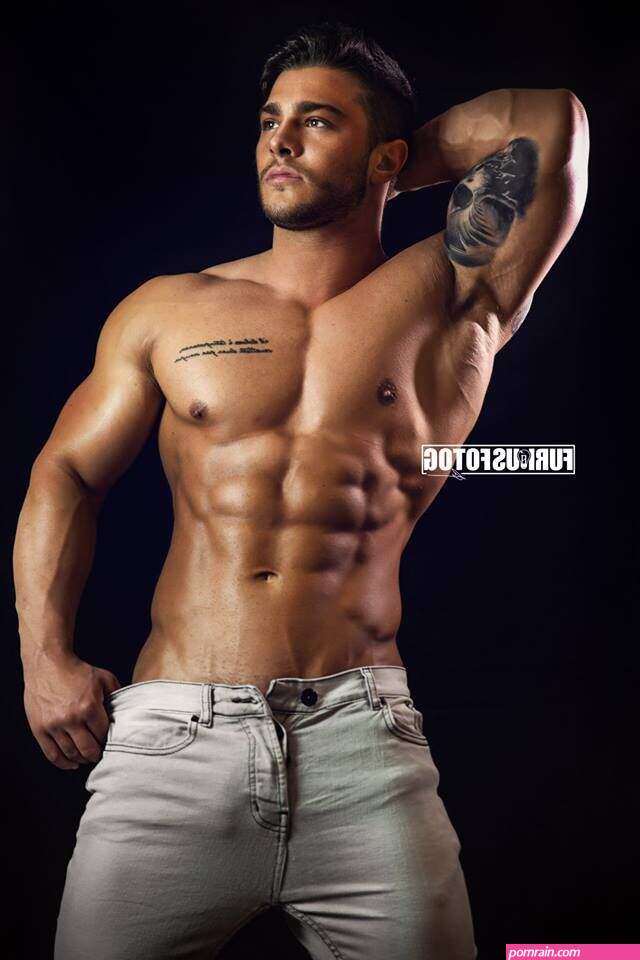 www fotos hot de hobres morenos con musculos desnudos com