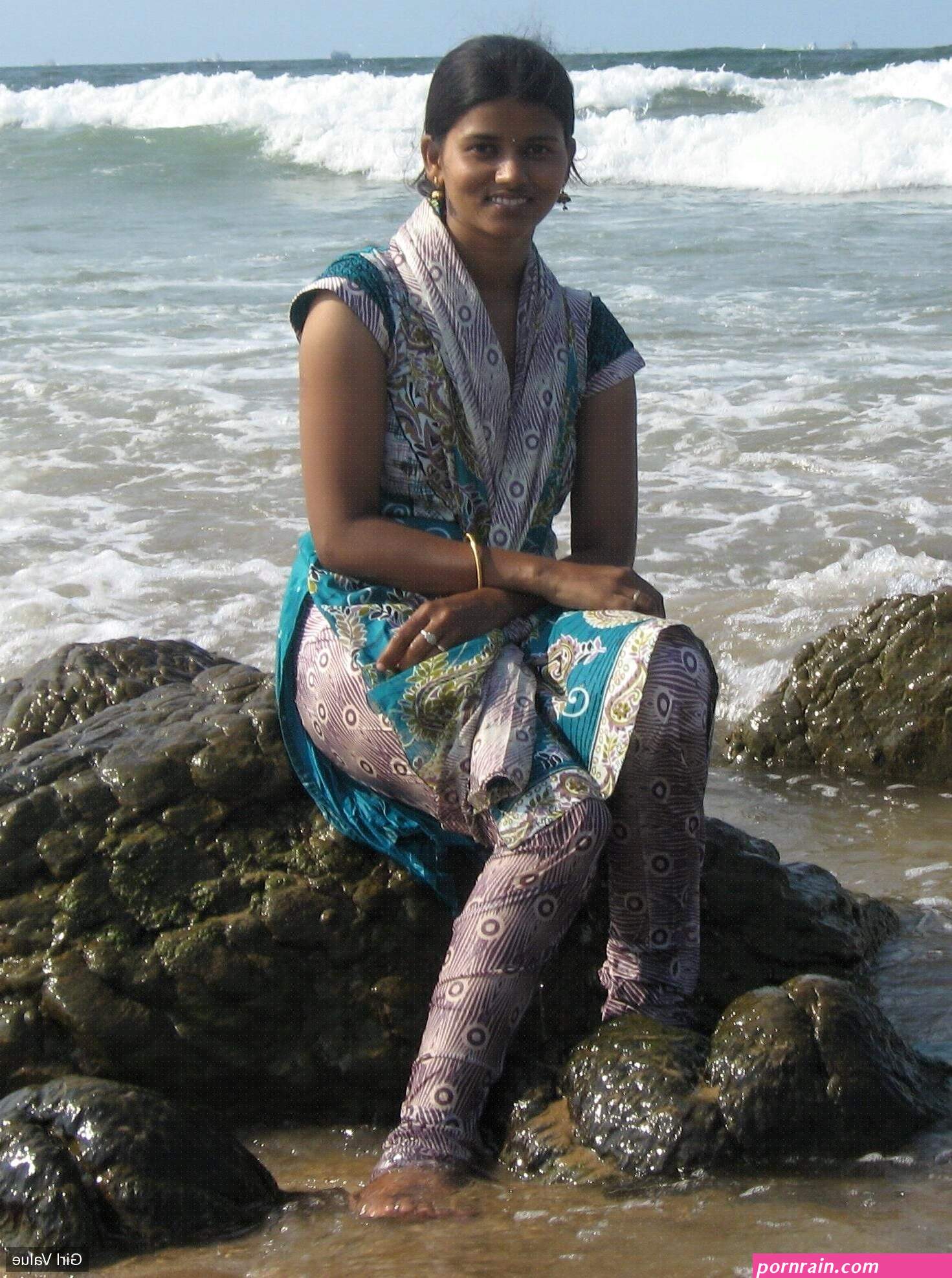 churidar under thigh fb