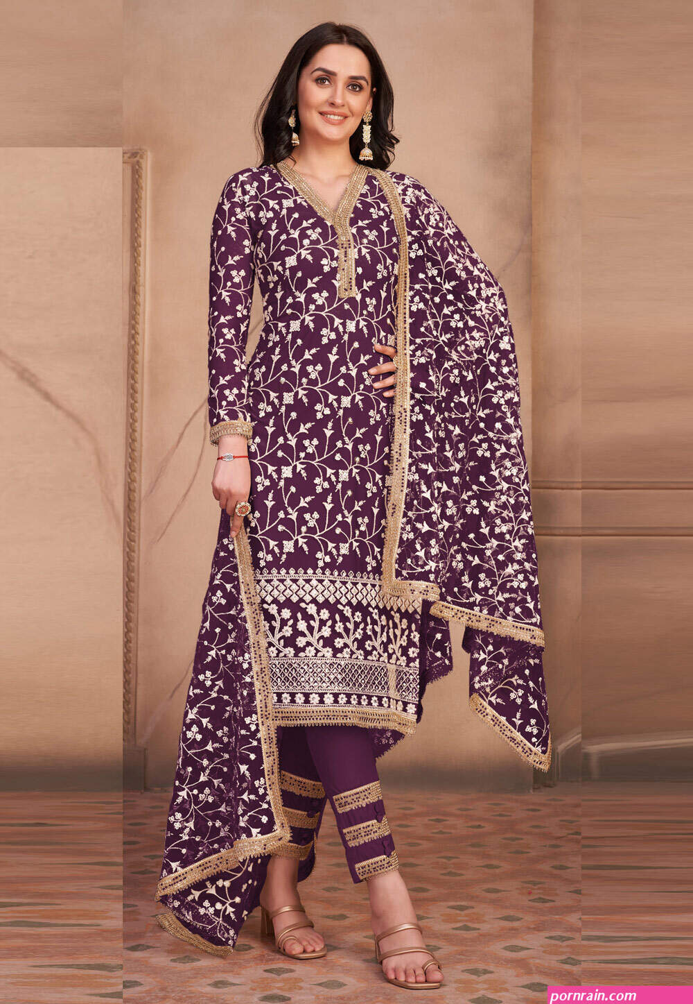 churidar under thigh fb