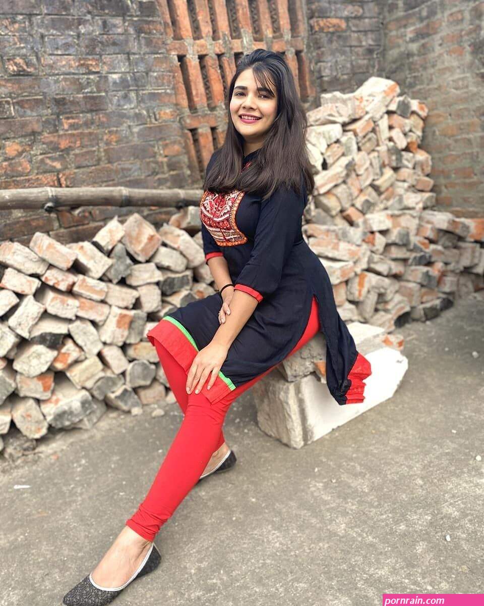 churidar under thigh fb