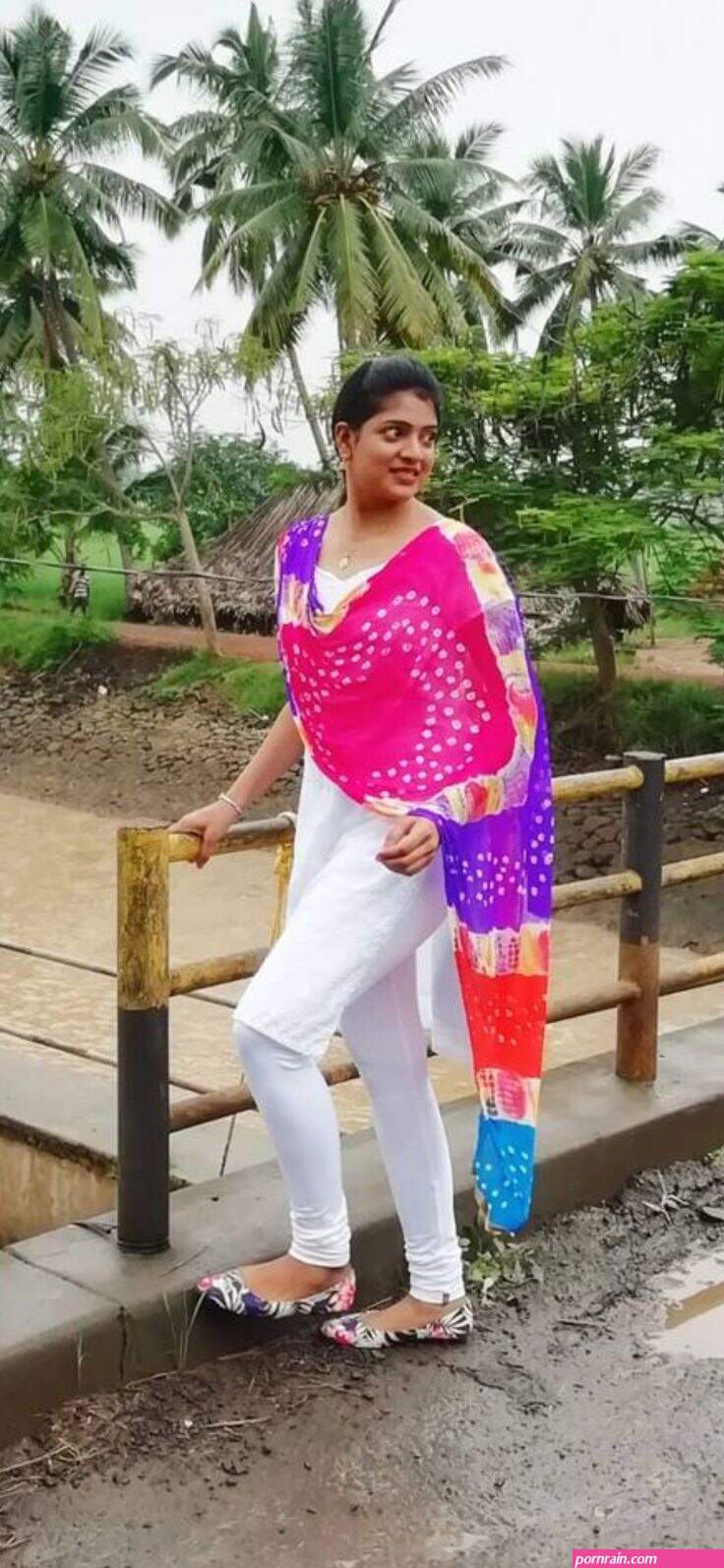 churidar under thigh fb