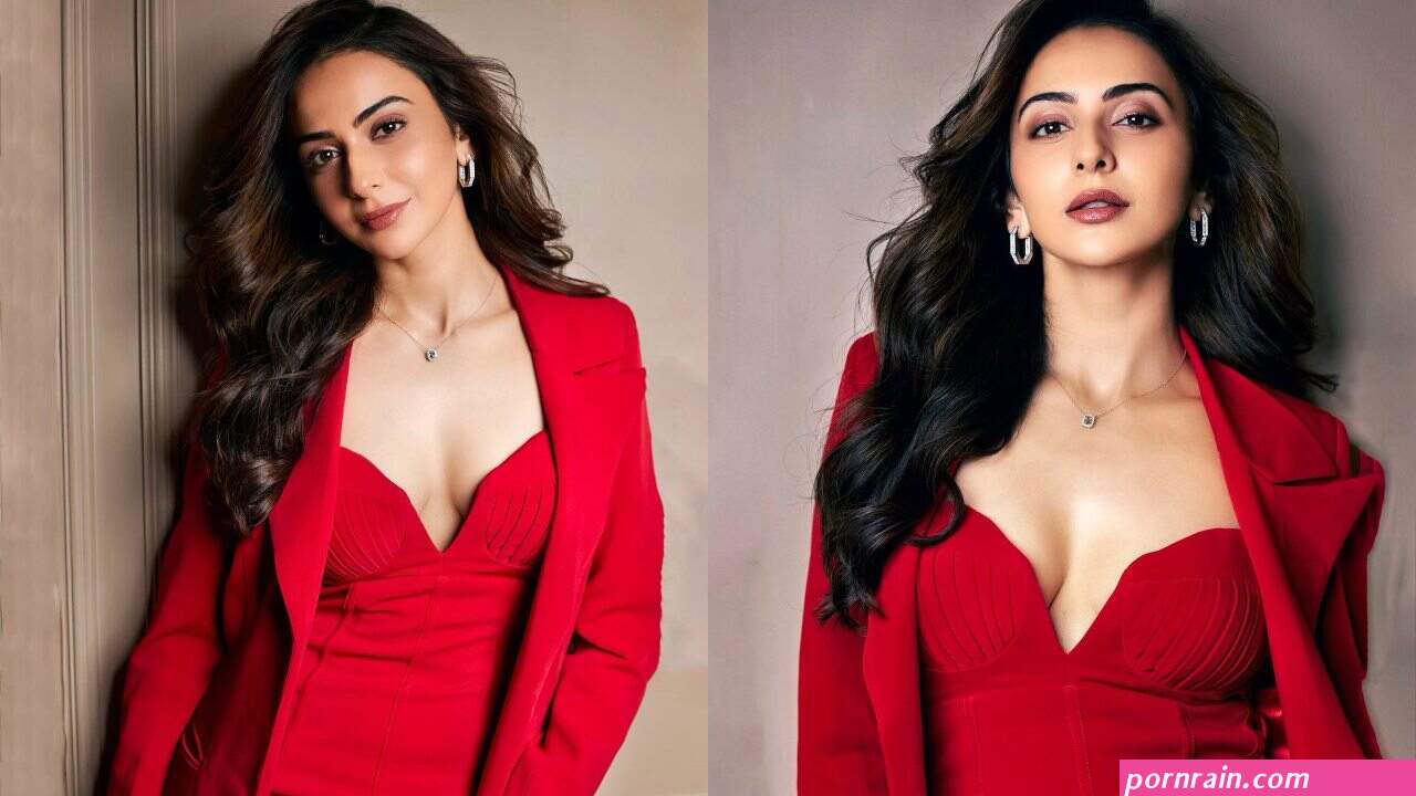 exposed in transparent dress hot photos rakul