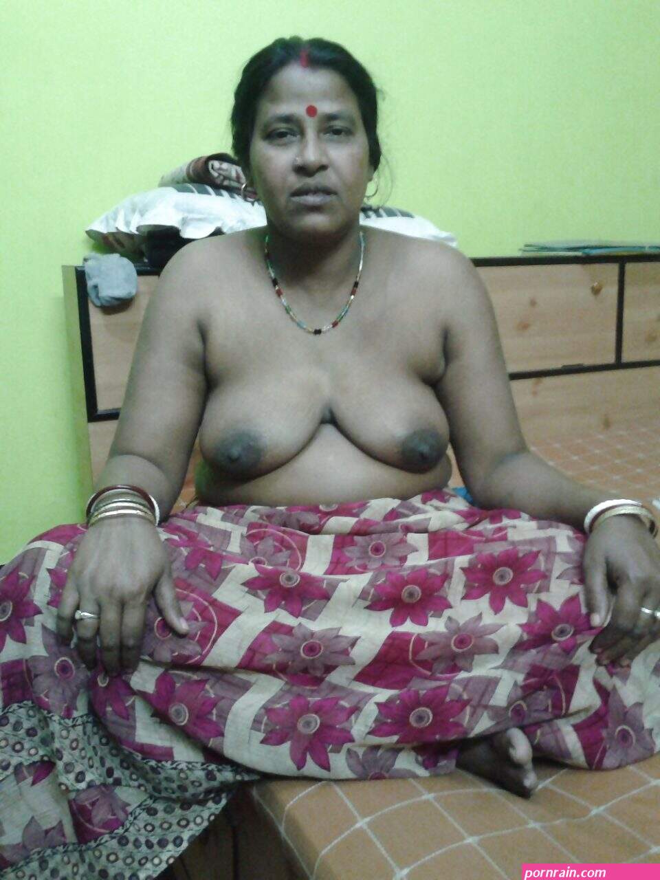desi nangi kamwali