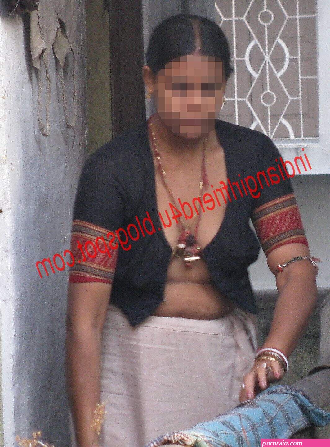 desi nangi kamwali