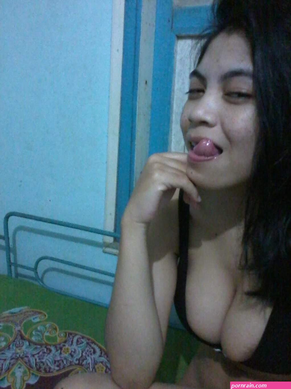 cewek jilbab tetek gede