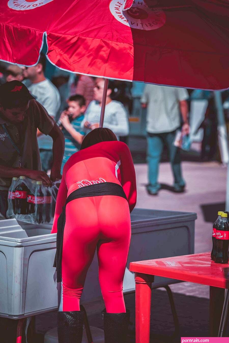 foto de chica con calza apretada traparente