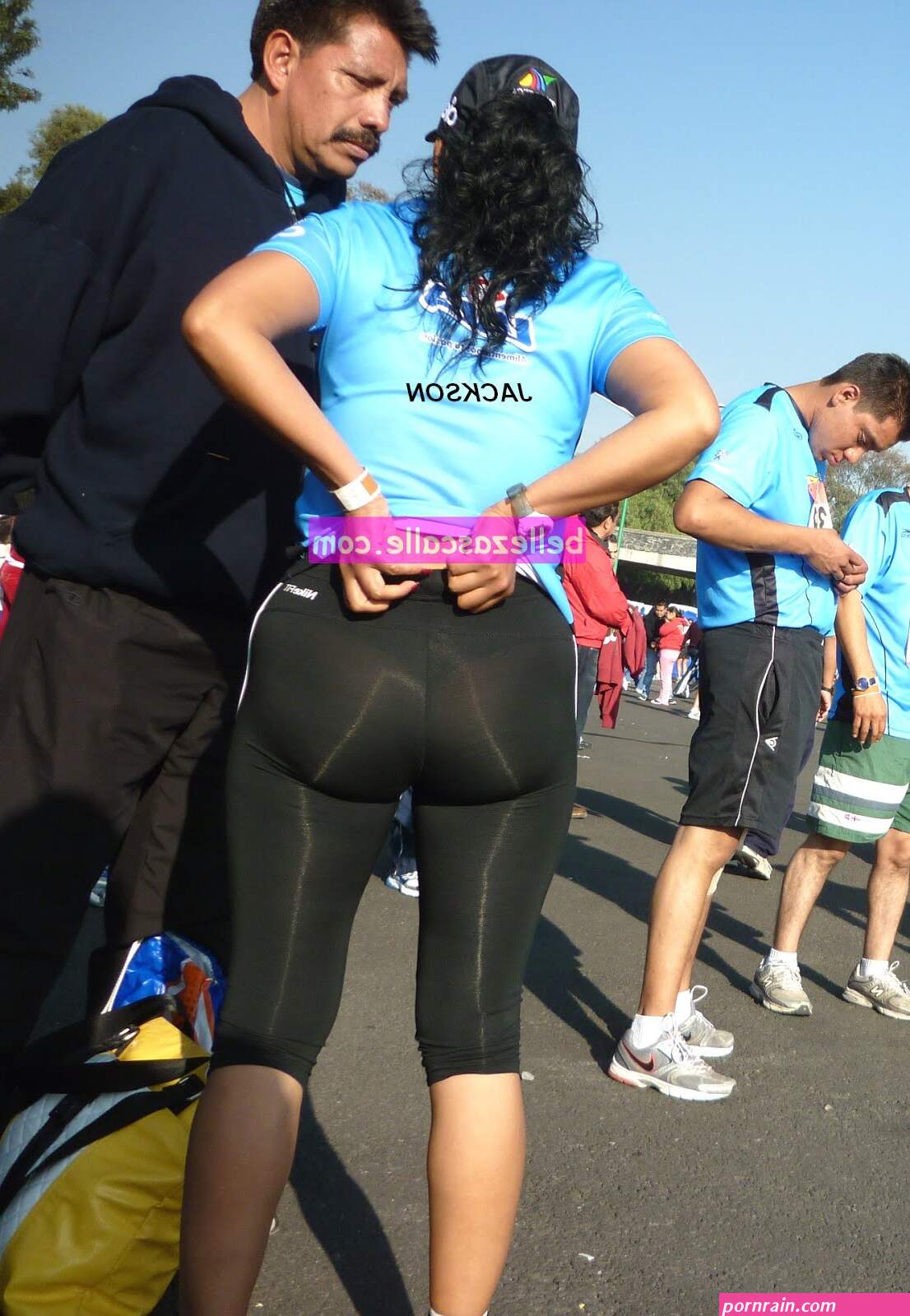 foto de chica con calza apretada traparente