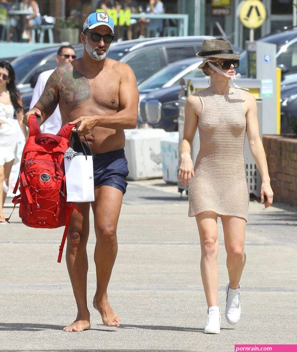 george seeleys new girlfriend shows her tits in sydney