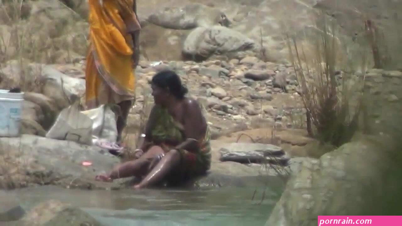 desi river bath boob