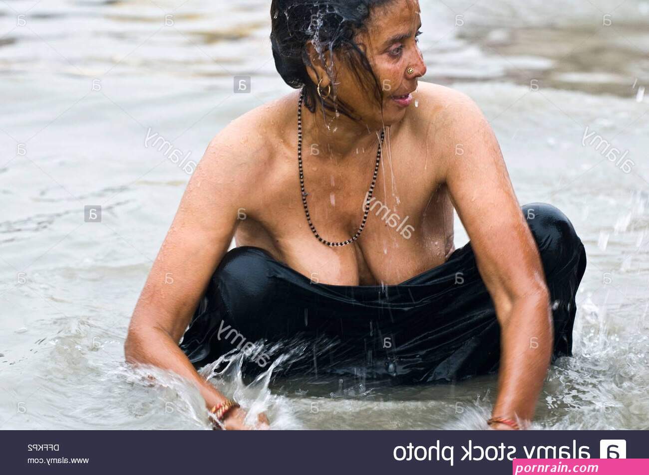 desi river bath boob