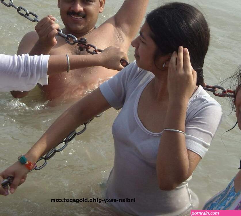 desi river bath boob