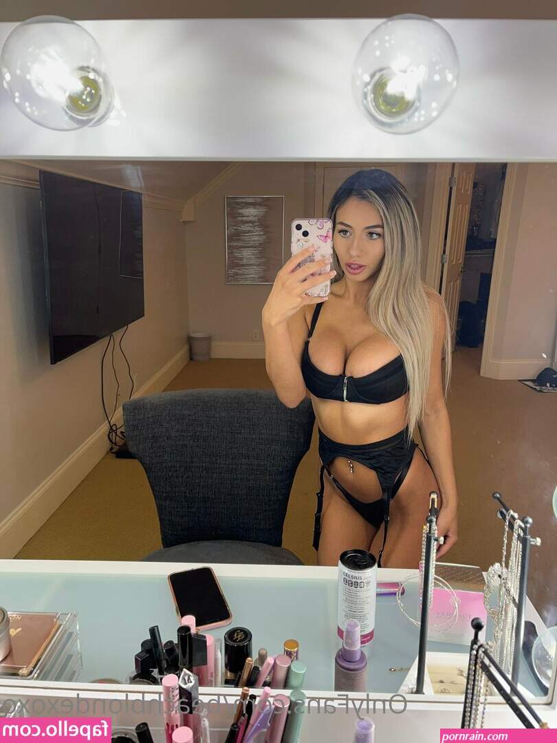 milaharperxoxo nude onlyfans leaks