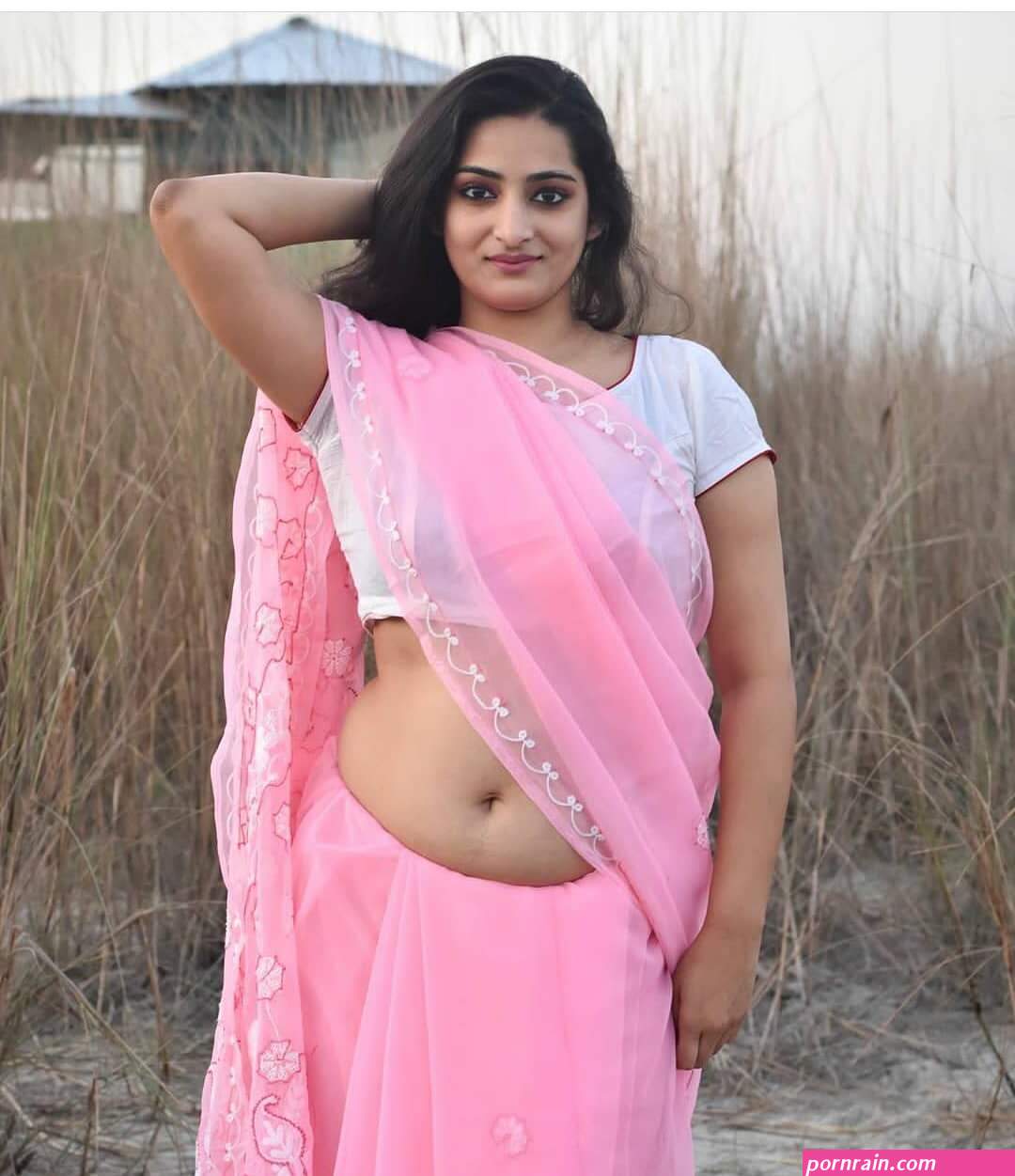 aunty navel deep photo