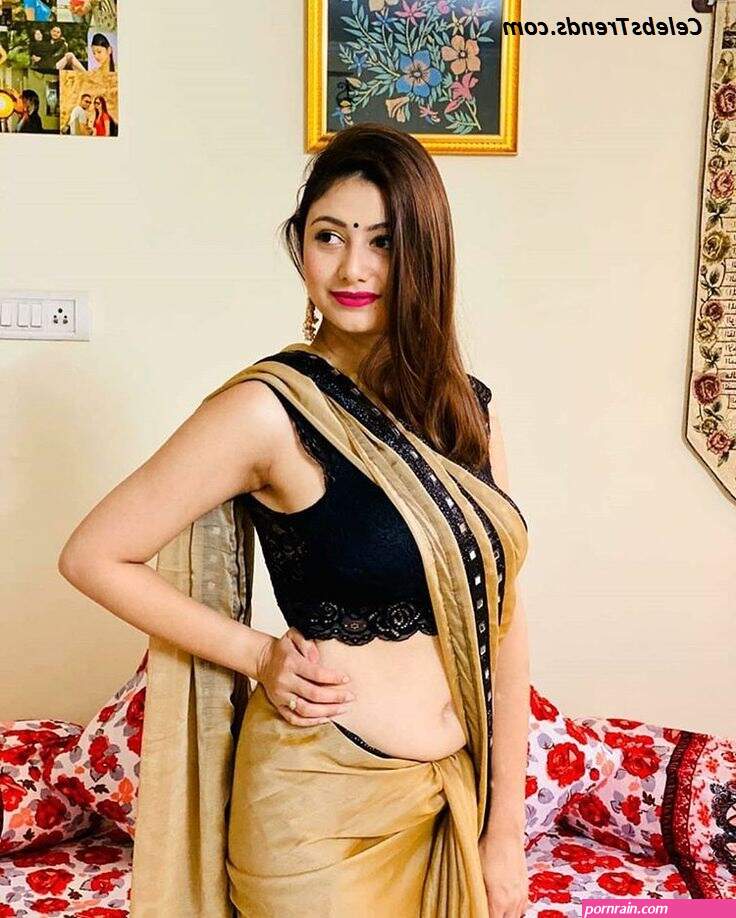 backless tamil aunties photo