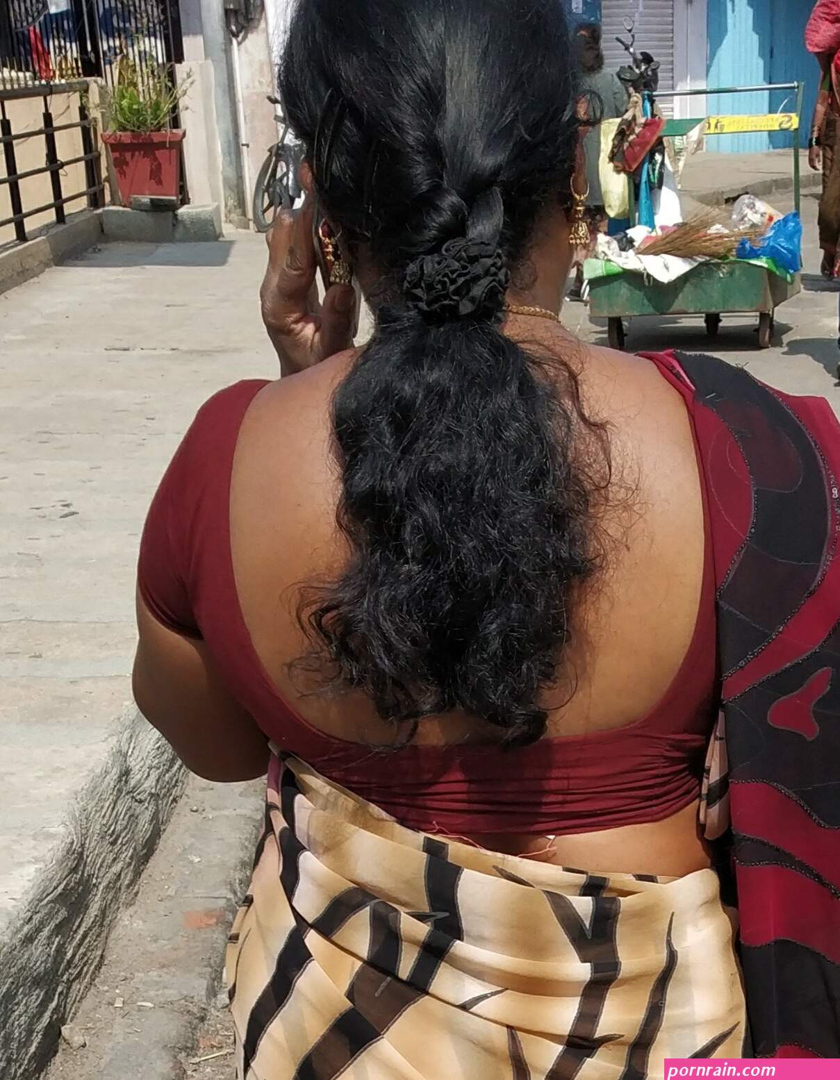 backless tamil aunties photo