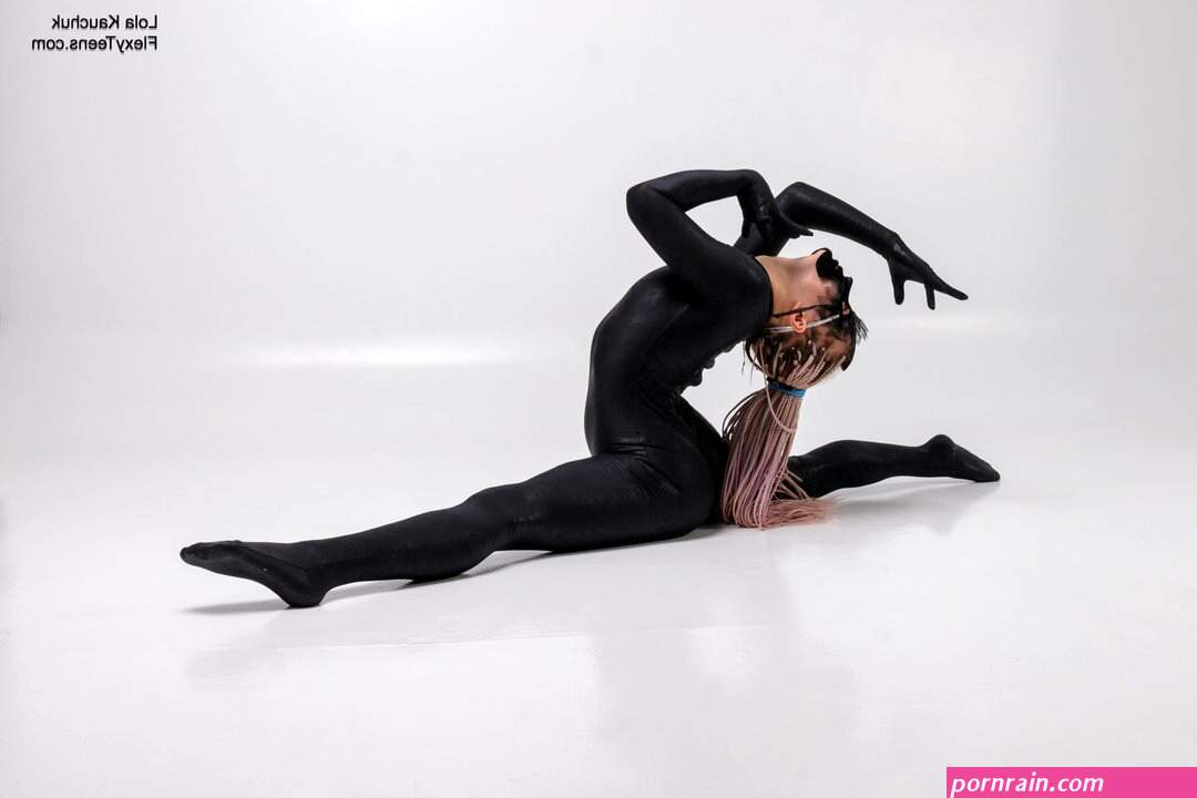 flexible gymnastic pussy selfie