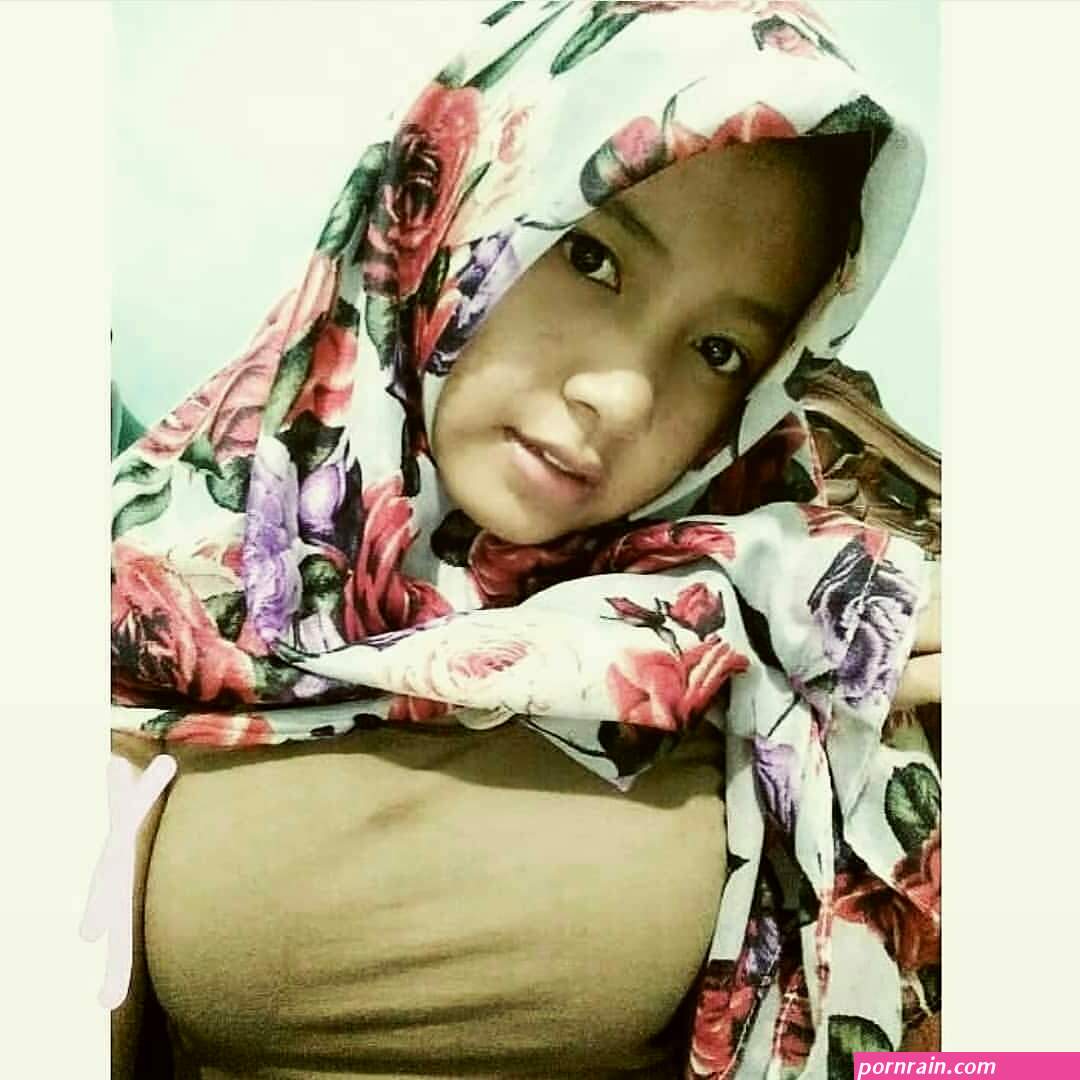 cewek berjilbab bugil