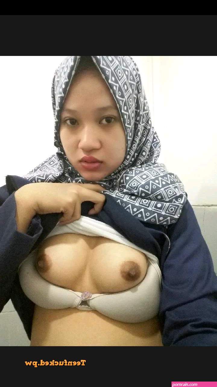 cewek berjilbab bugil