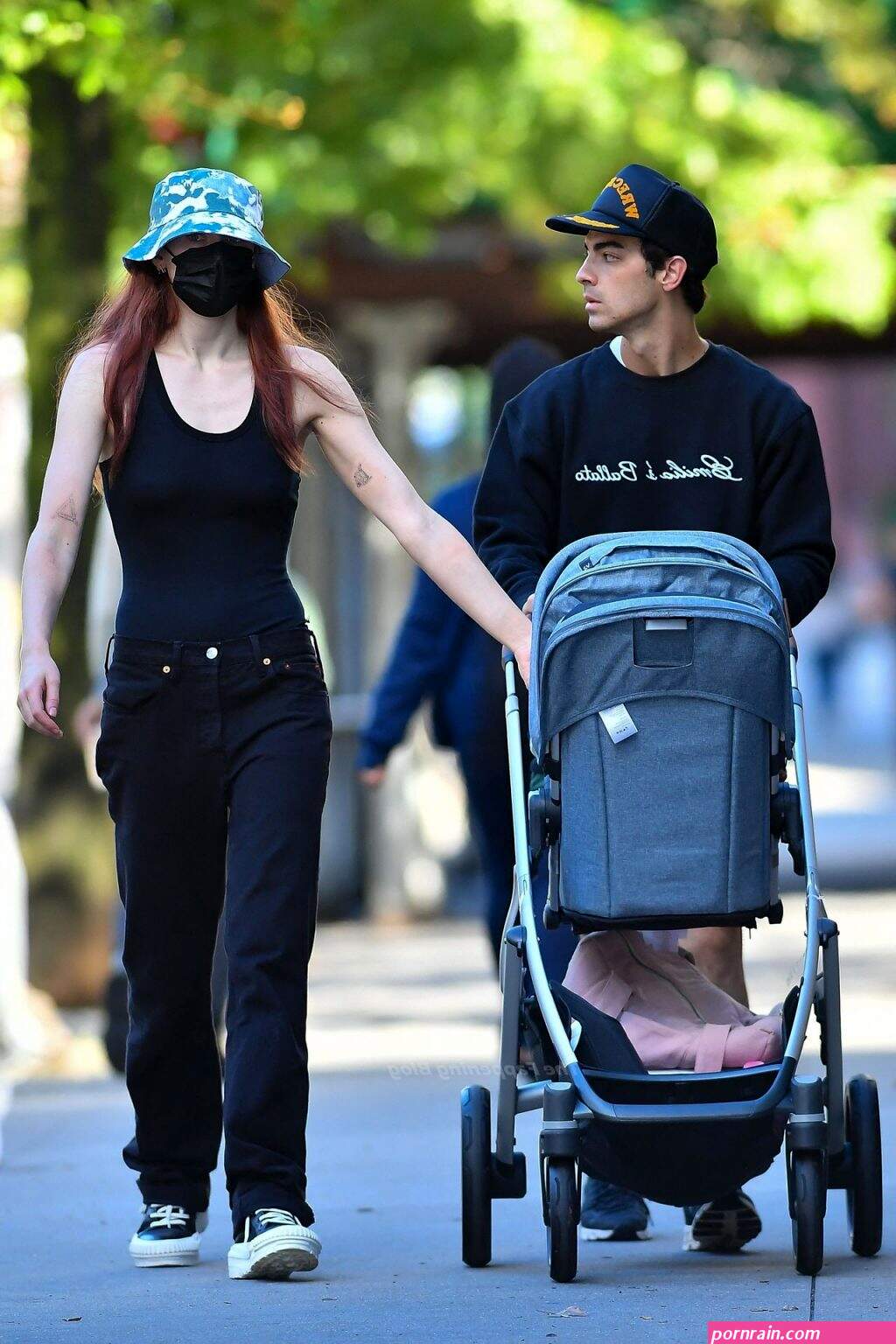 sophie turner joe jonas walk around by the hudson river in nyc