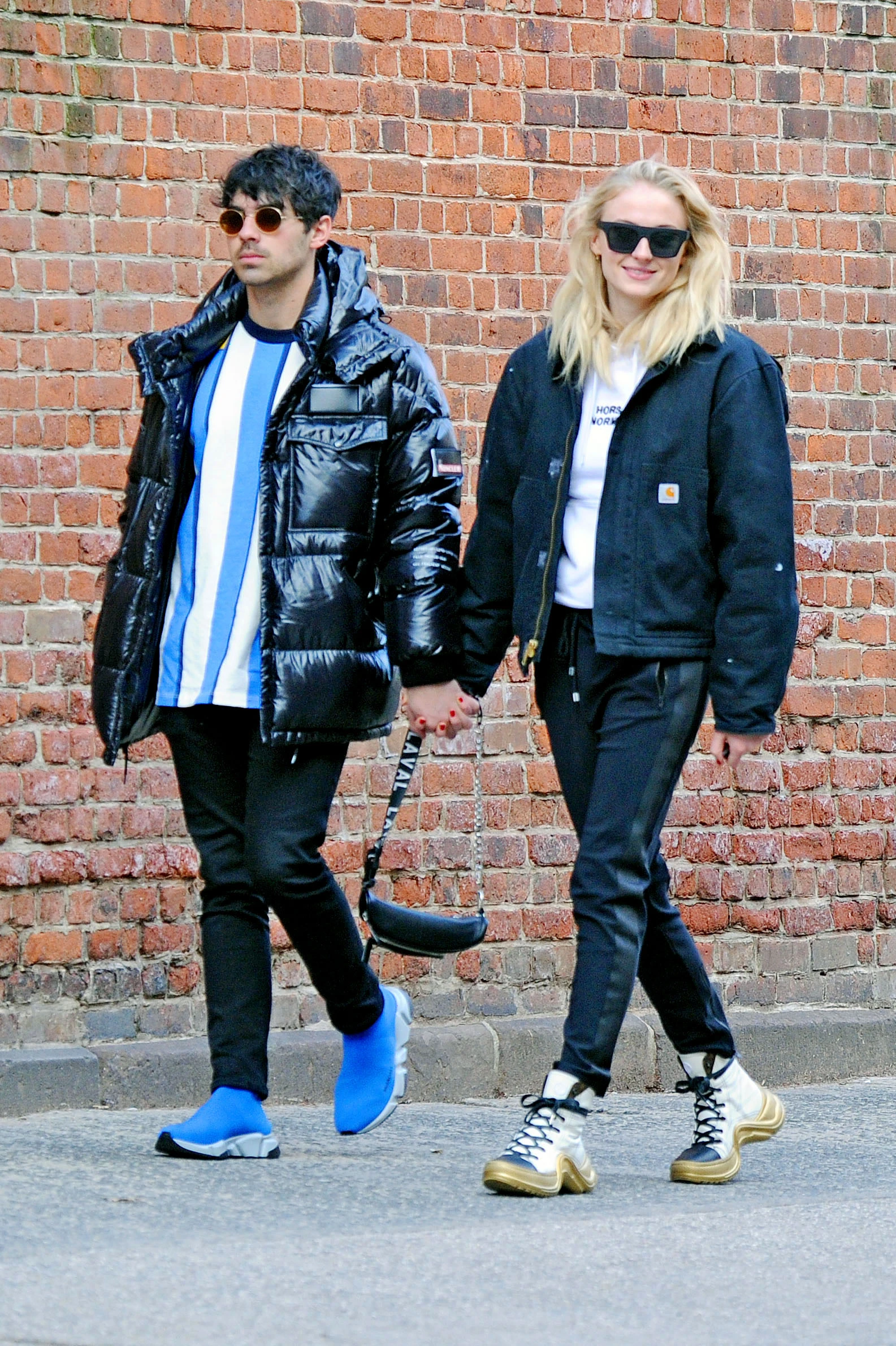 sophie turner joe jonas walk around by the hudson river in nyc
