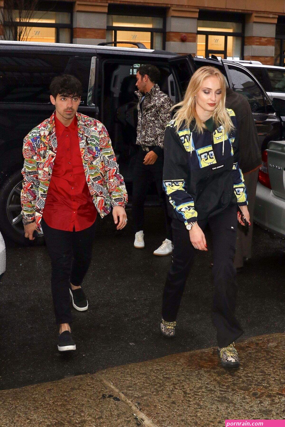 sophie turner joe jonas walk around by the hudson river in nyc