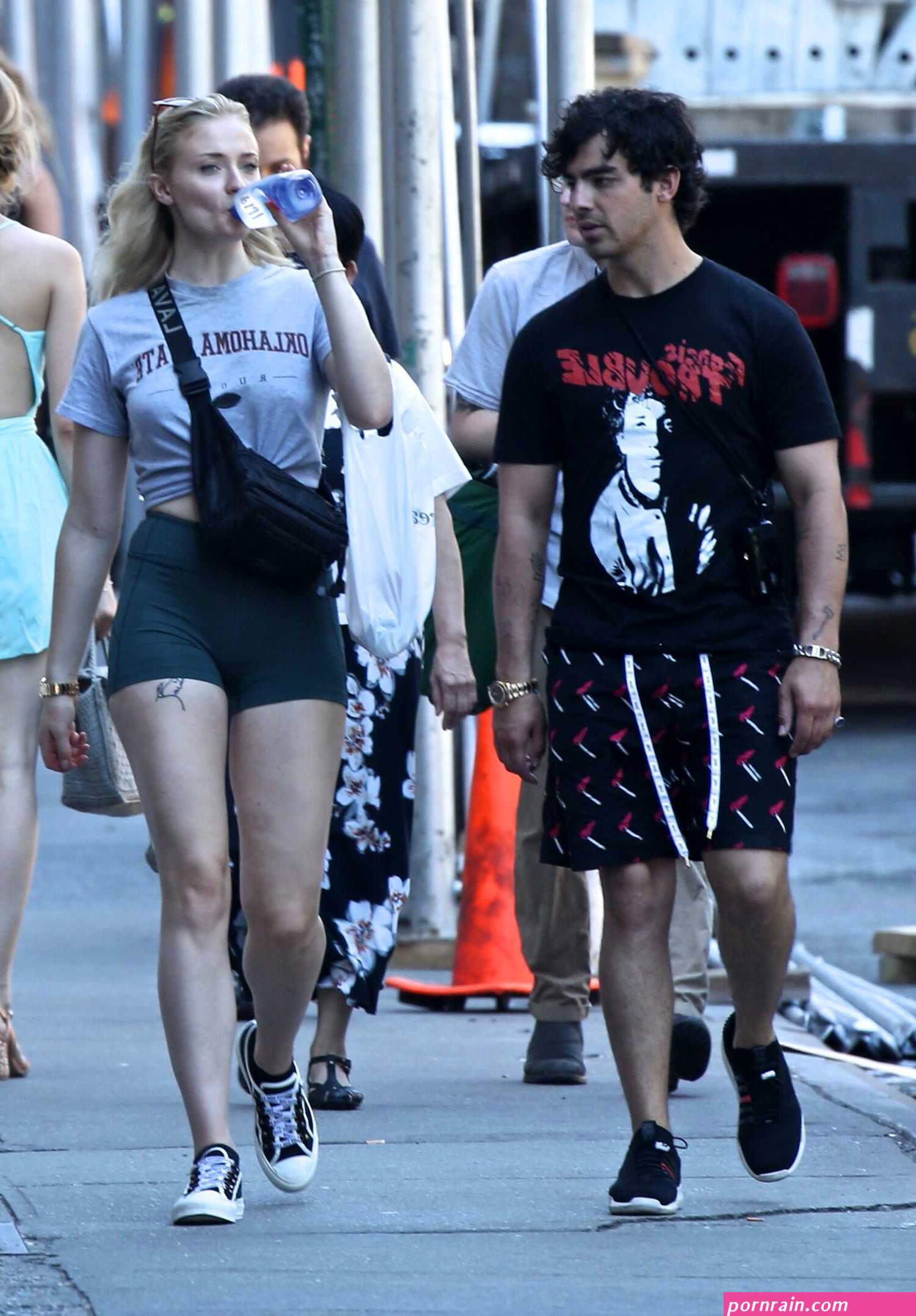 sophie turner joe jonas walk around by the hudson river in nyc
