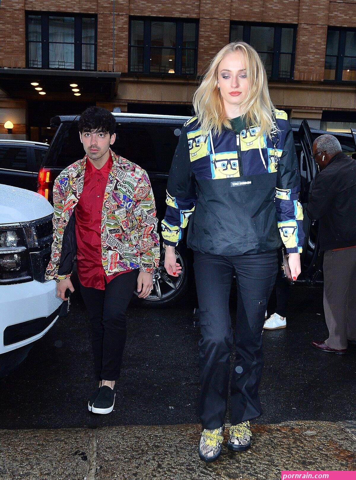 sophie turner joe jonas walk around by the hudson river in nyc