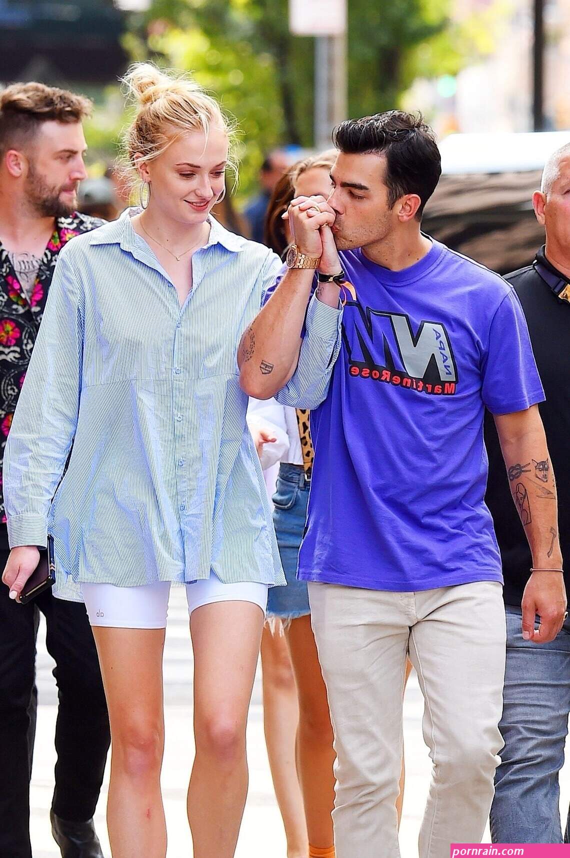 sophie turner joe jonas walk around by the hudson river in nyc