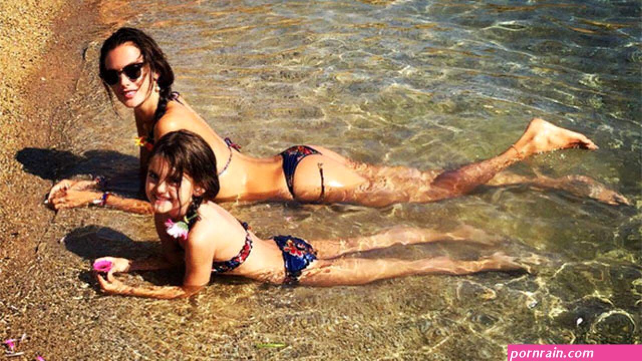 alessandra ambrosio enjoys her vacation in mexico