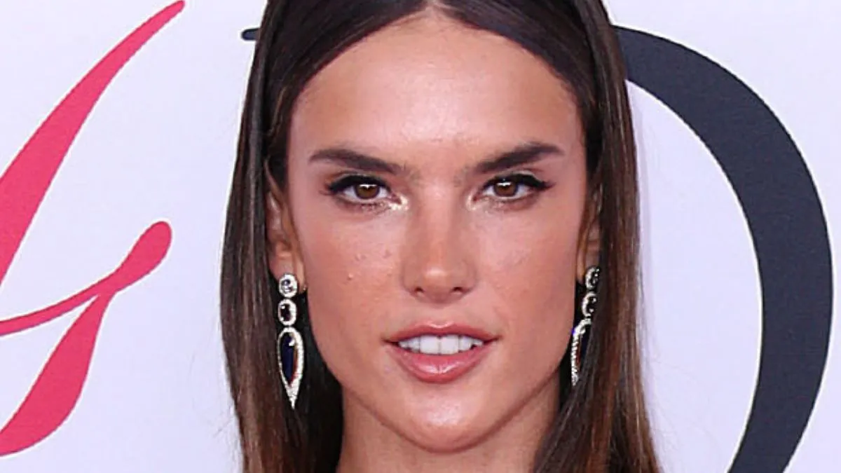 alessandra ambrosio enjoys her vacation in mexico
