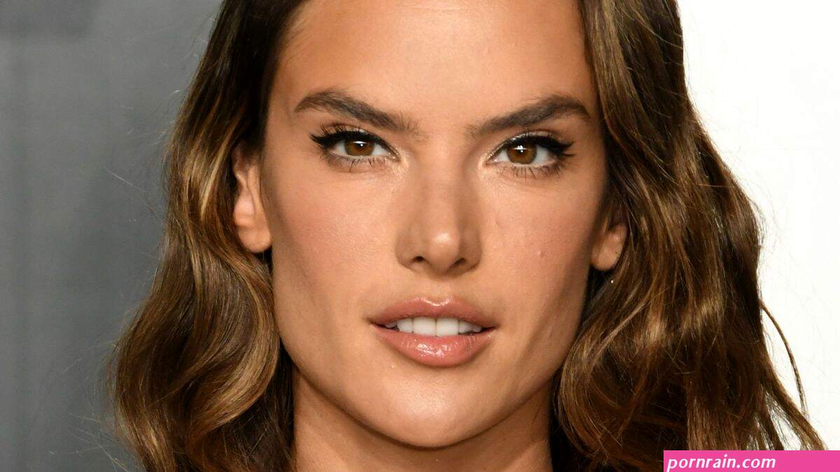 alessandra ambrosio enjoys her vacation in mexico