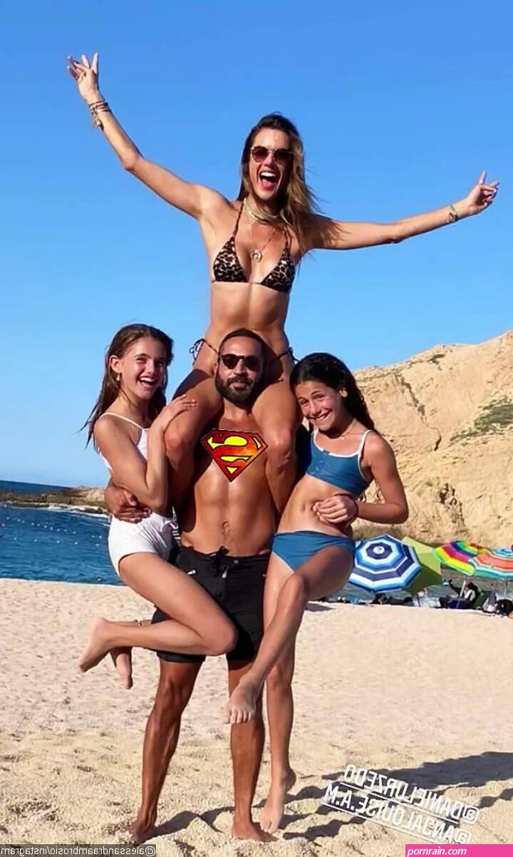 alessandra ambrosio enjoys her vacation in mexico
