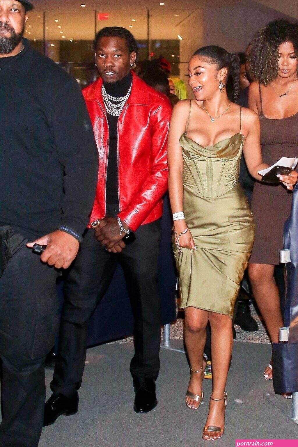 offset gets caught leaving drakes afterparty with a mystery woman
