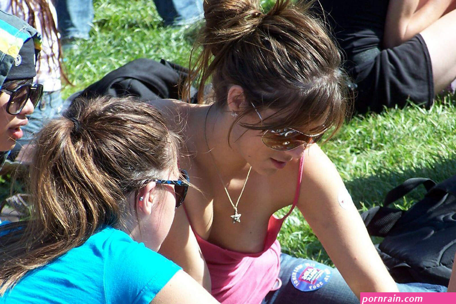 accidental-downblouse-girls
