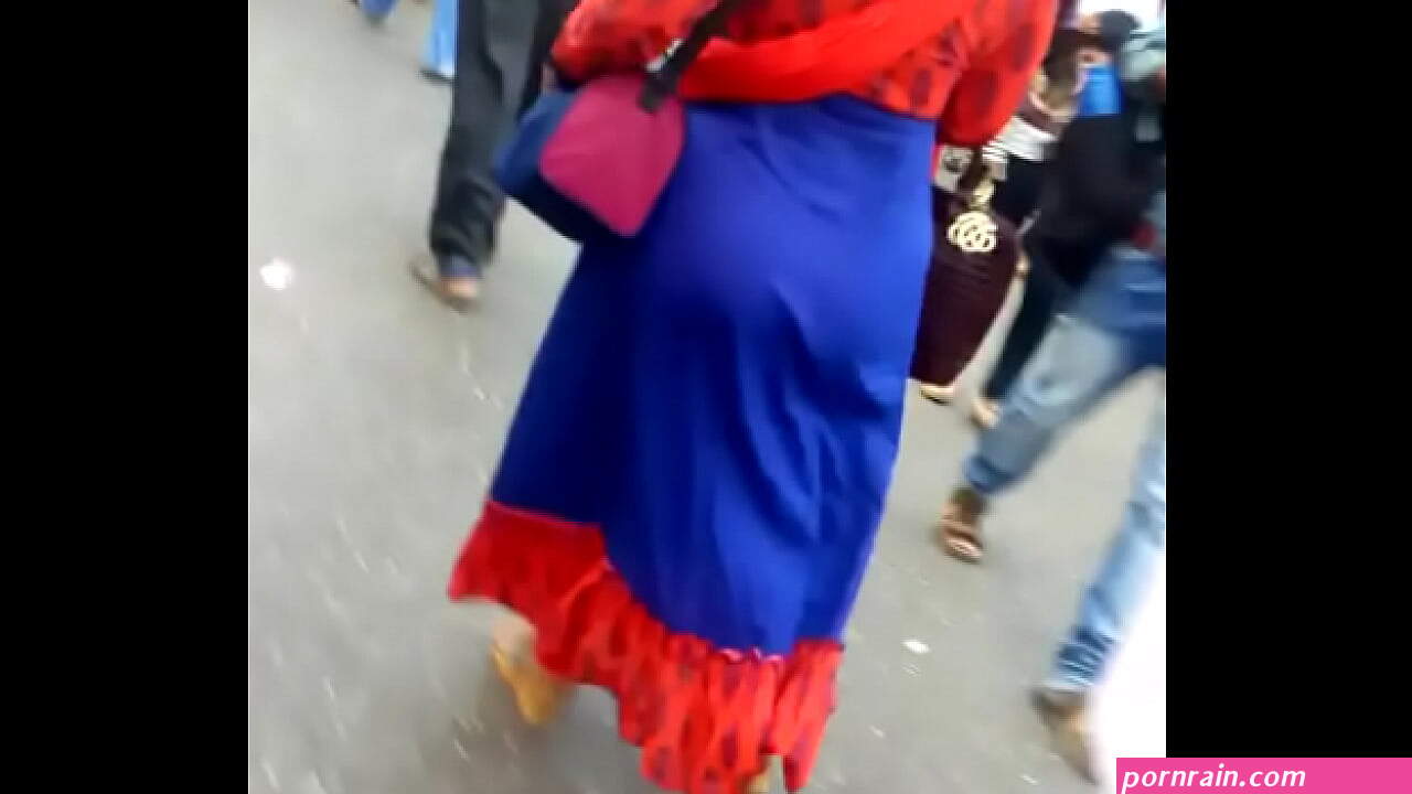 big ass desi aunty salwar tight in ass