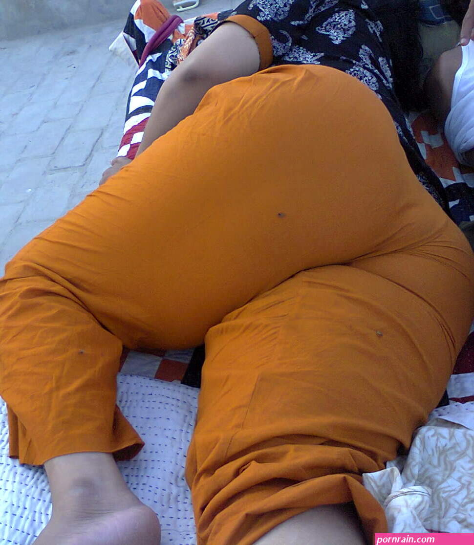 big ass desi aunty salwar tight in ass